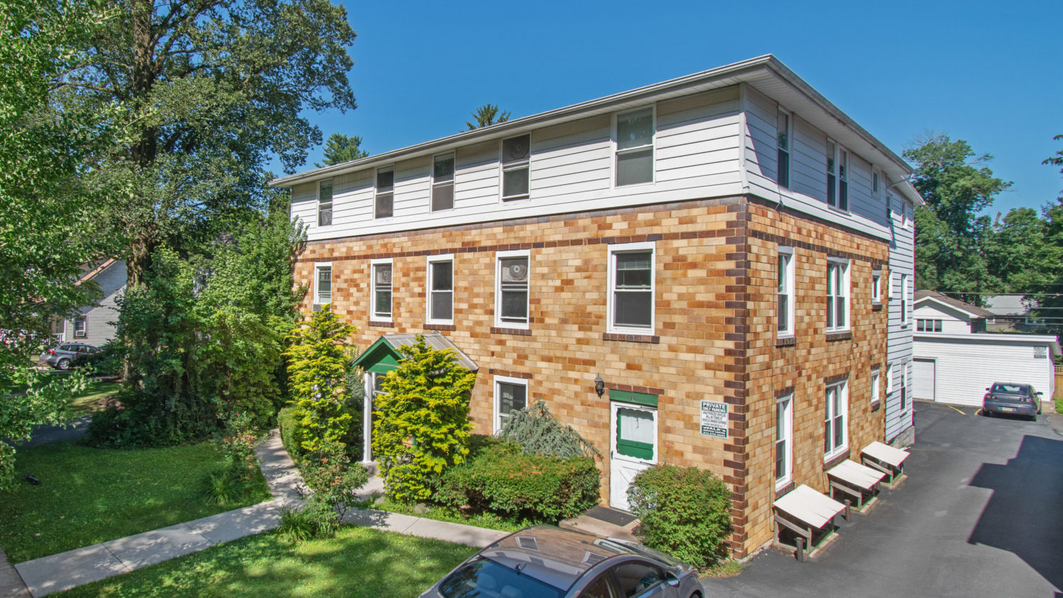 WestParkAveApts.com